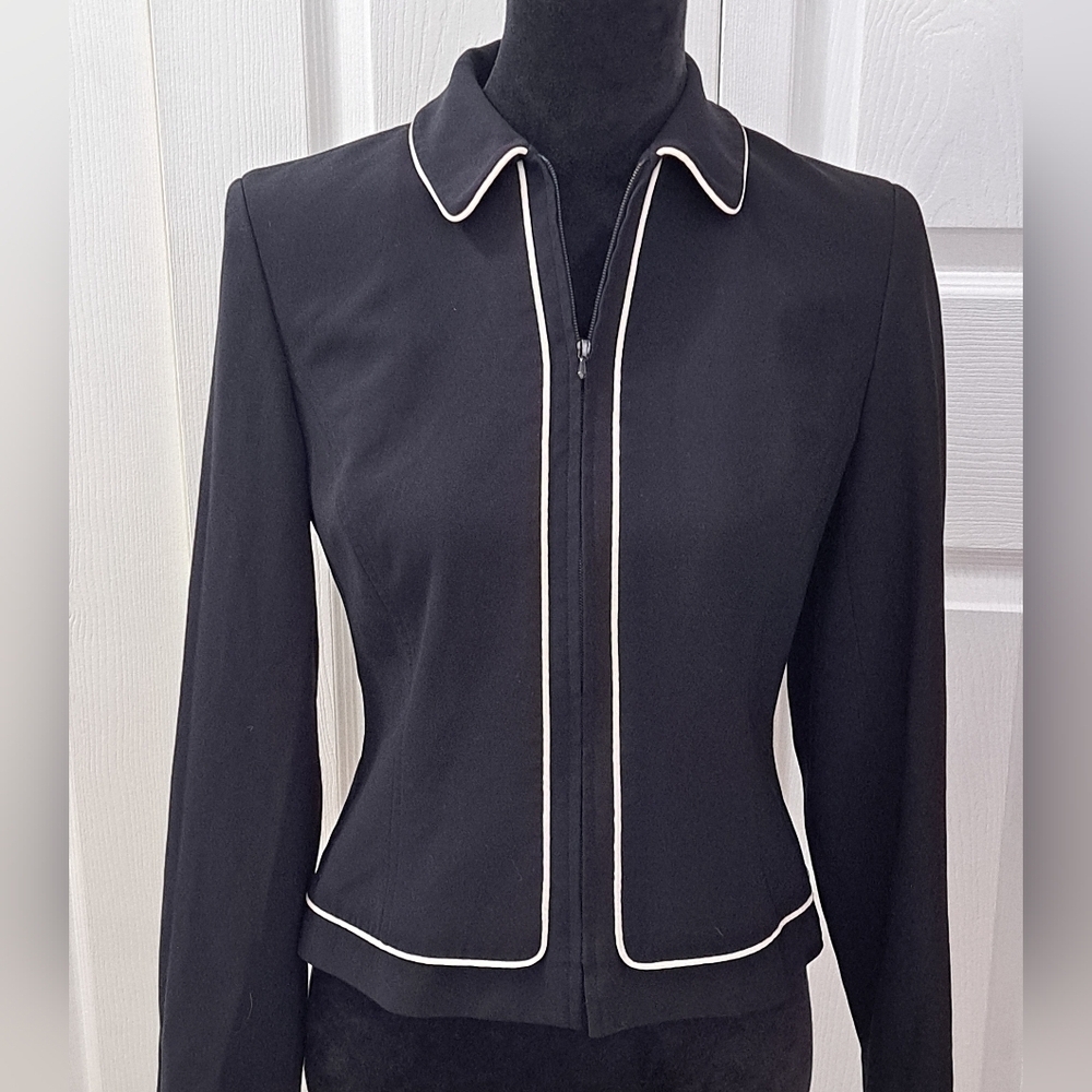 Ann Taylor Classic Style Jacket For Every Woman Size 6P